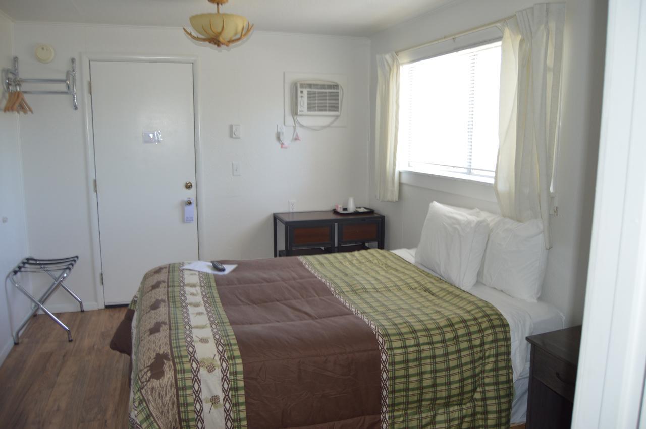 Newport Antler Motel Экстерьер фото